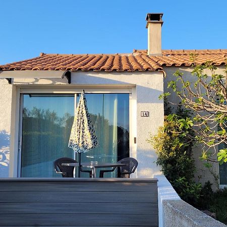 Meze Avec Vue Face A L'Etang Vila Exterior foto