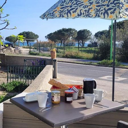 Meze Avec Vue Face A L'Etang Vila Exterior foto